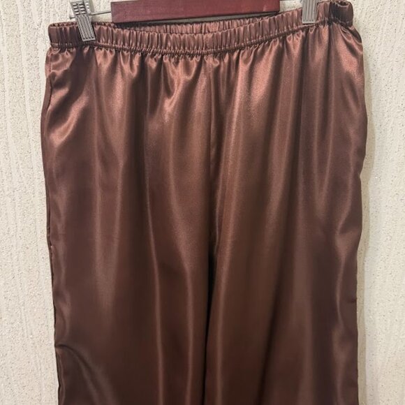 Brown Pajama Set – Long Sleeve Button Top & Wide-Leg Pants (L) - Picture 4 of 8